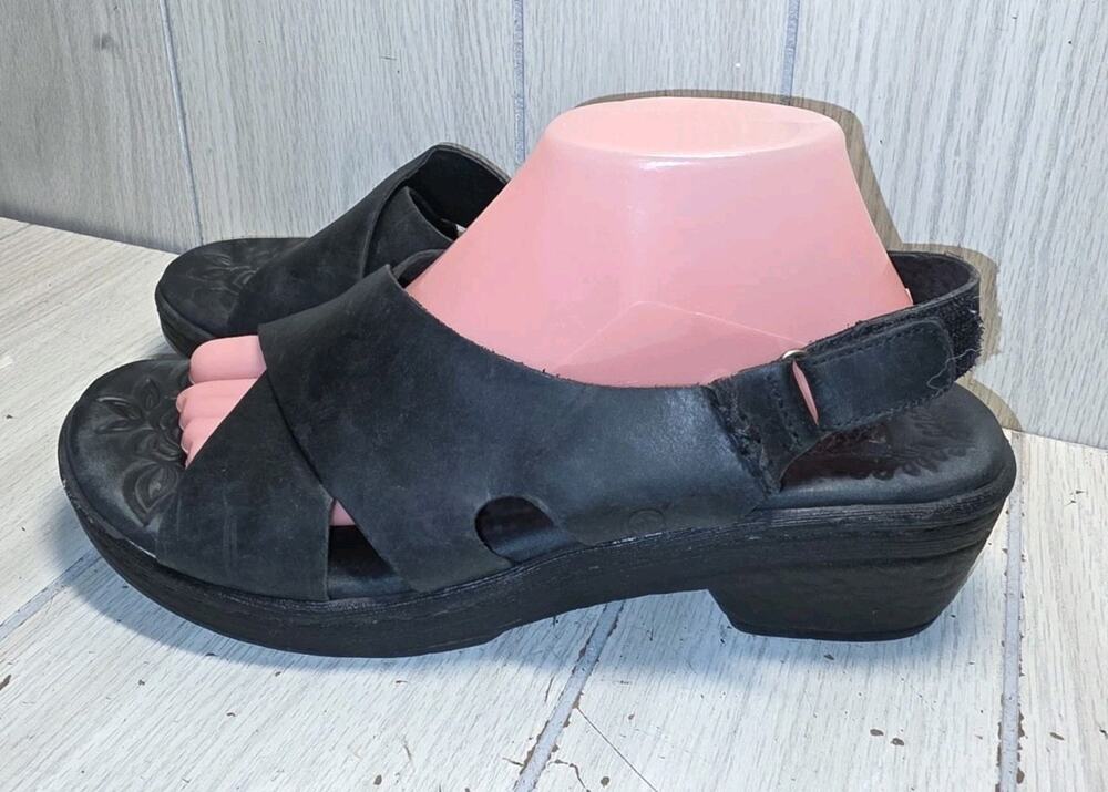Born Black Leather Criss Cross Sandals Womens Size 10 Comfort Shoes Summer Read